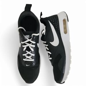 NIKE Air Max Tavas Black/White 10.5